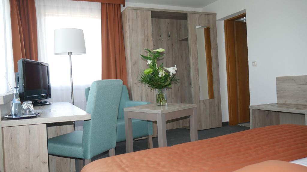 Komfort Hotel Ludwigsburg Kültér fotó