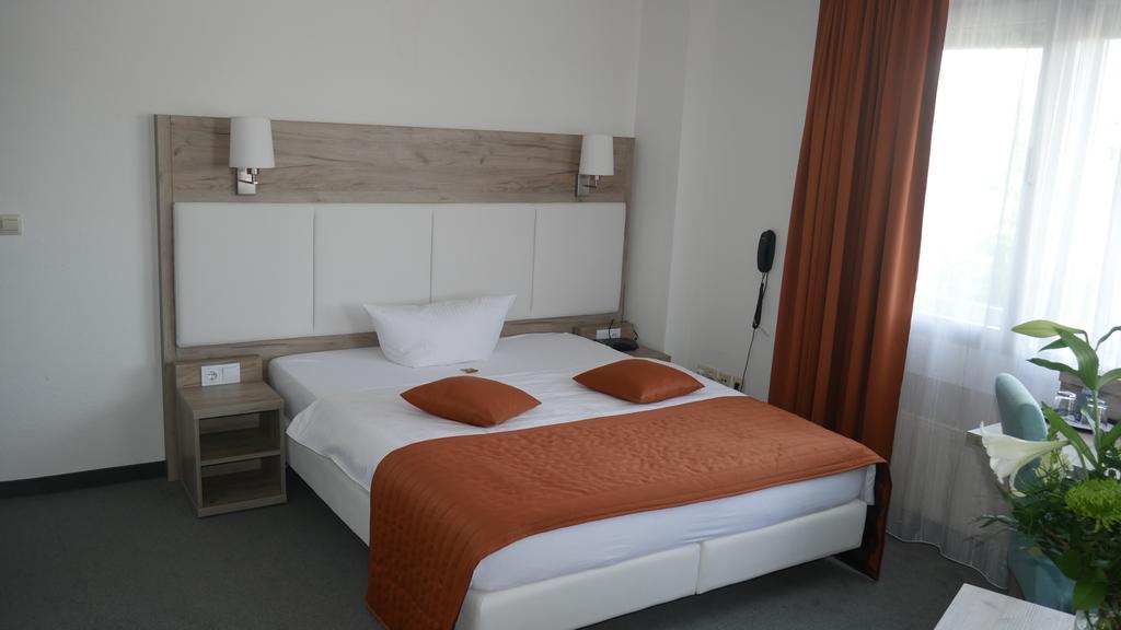 Komfort Hotel Ludwigsburg Kültér fotó
